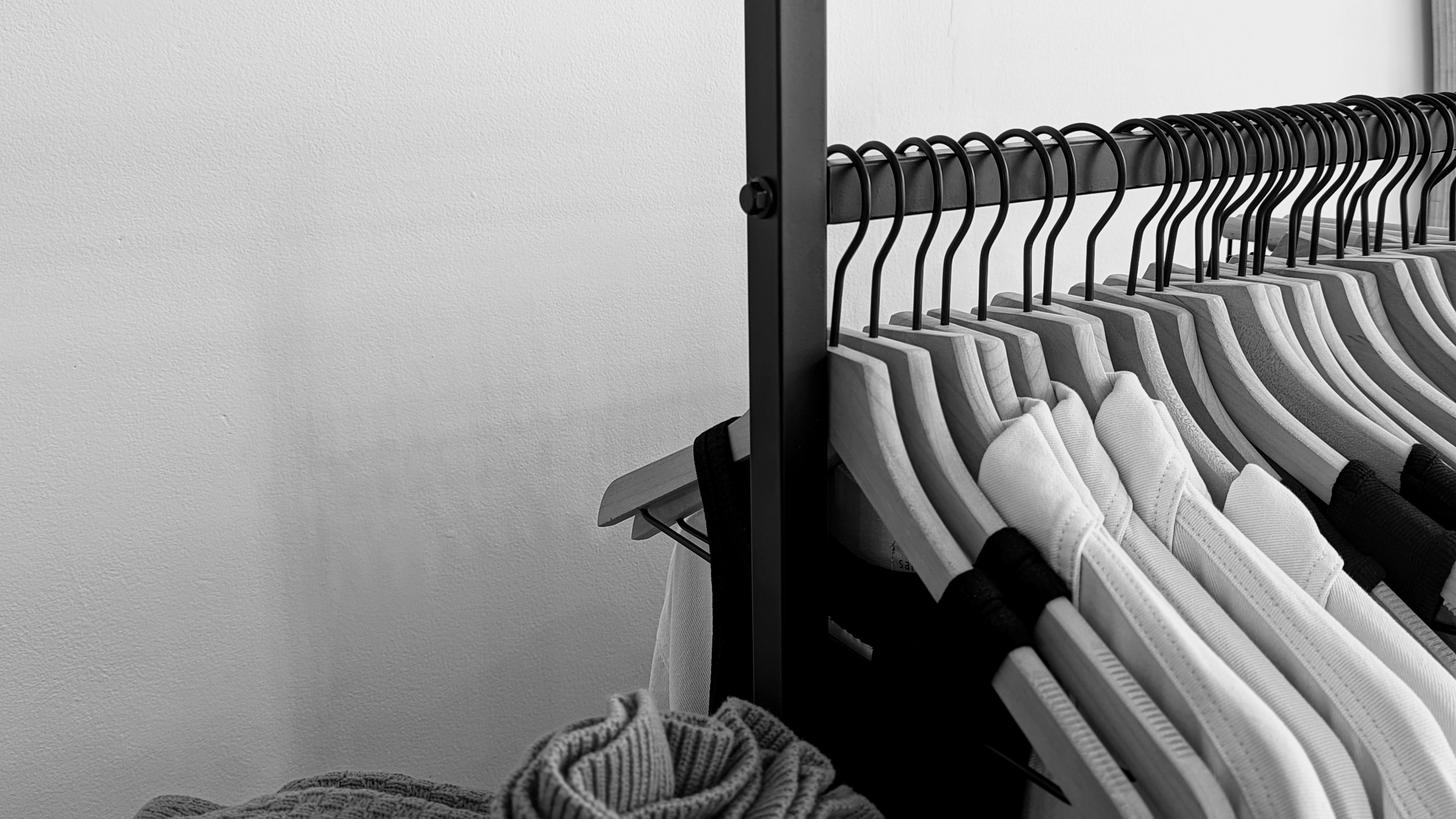 How do I mindfully get rid of old clothes? CoCapsules