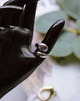 RAËLIV - Teardrop Ring - White Gold - CoCapsules