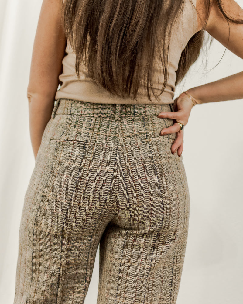  Molly Bracken - Plaid Trousers - CoCapsules
