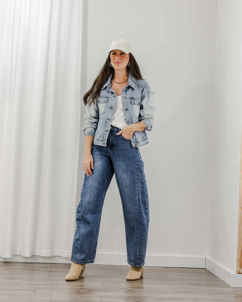  Molly Bracken - Barrel Leg Jeans - CoCapsules