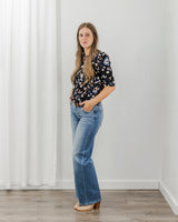 Clean Straight Jeans - Mid Wash
