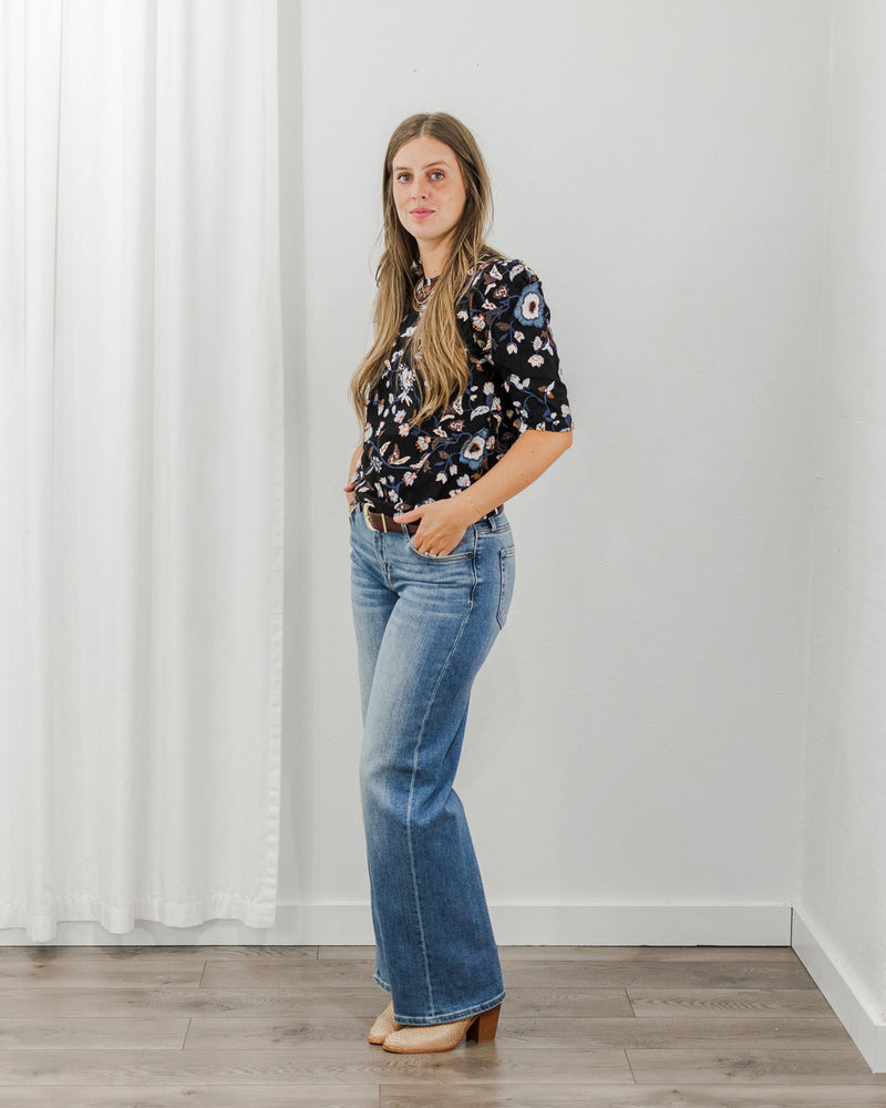 Clean Straight Jeans - Mid Wash
