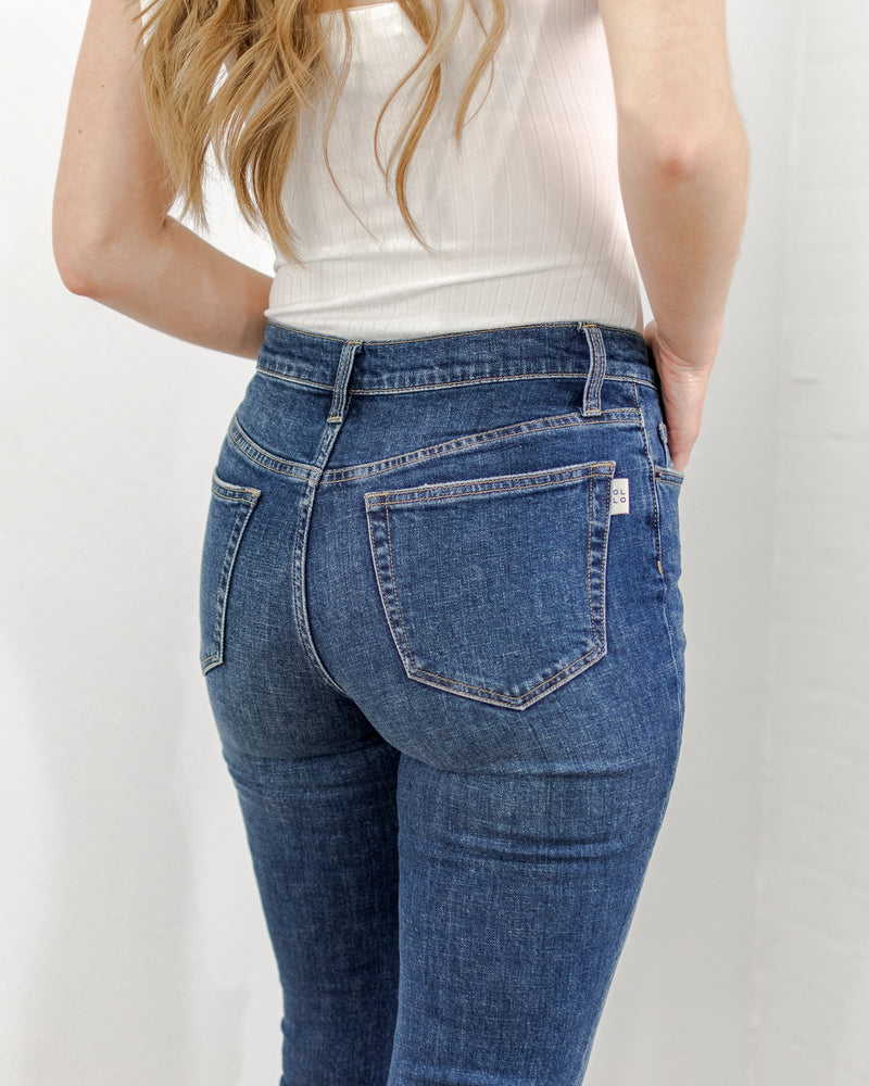 Relaxed Taper Jeans - Mid Blue