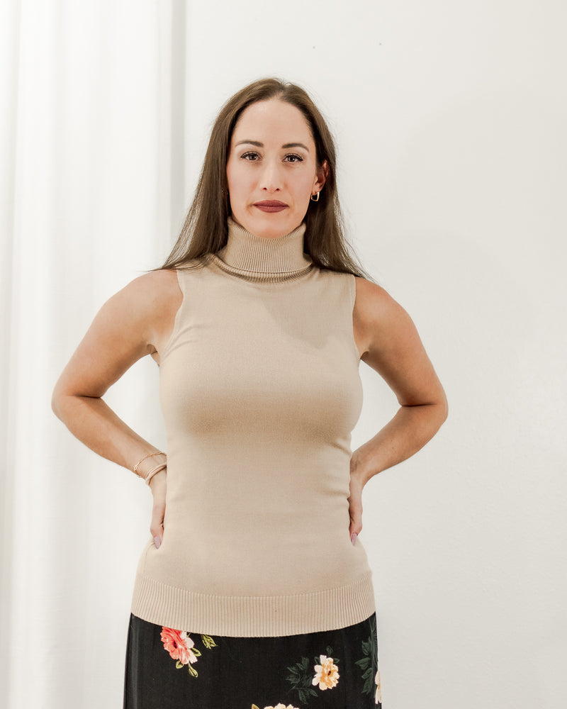  Molly Bracken - Sleeveless Turtleneck - Beige - CoCapsules