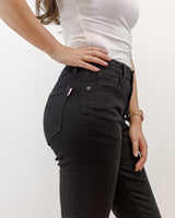 Relaxed Taper Jeans - Black